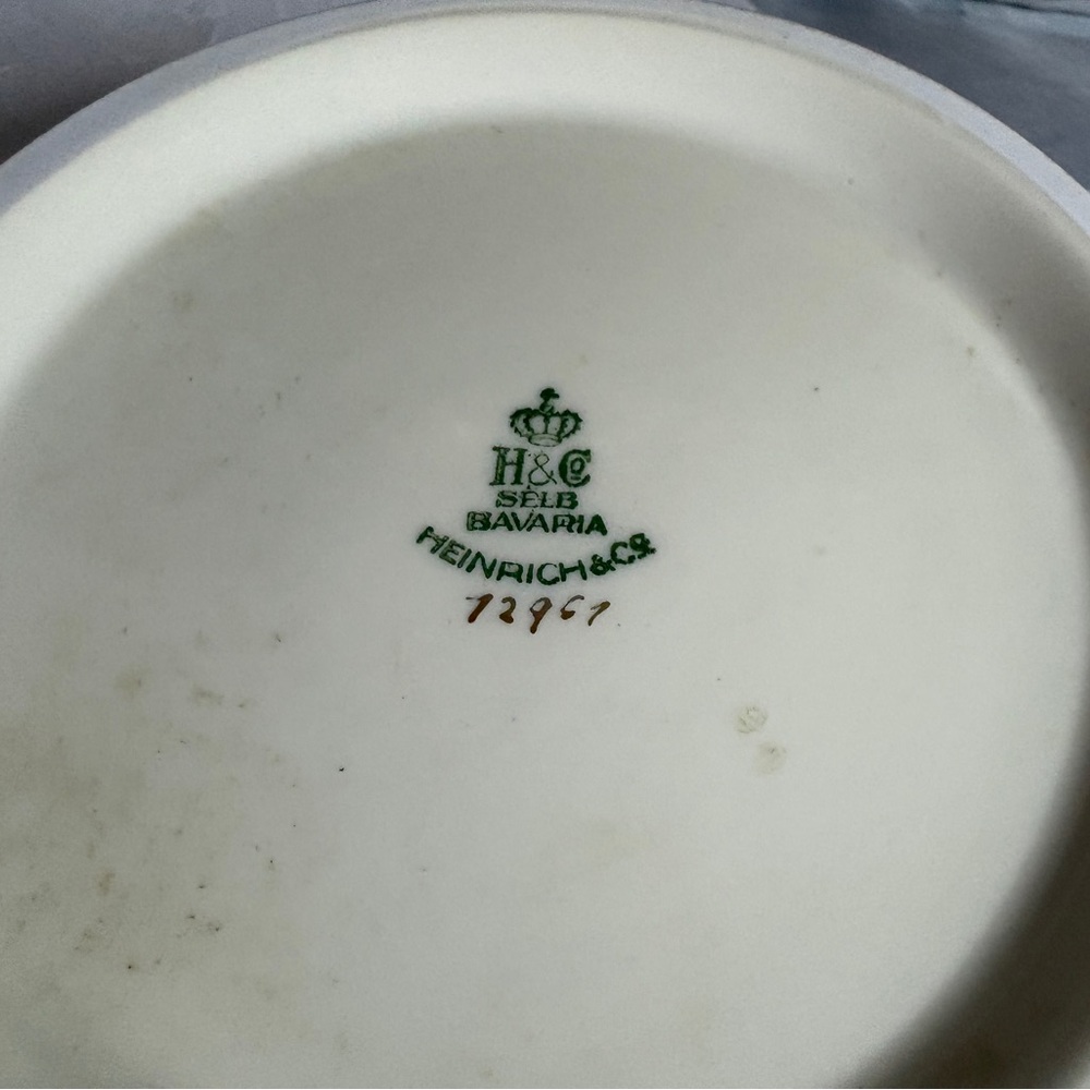 Heinrich & Co. Lady Louise Covered Casserole Dish - Picture 7 of 7